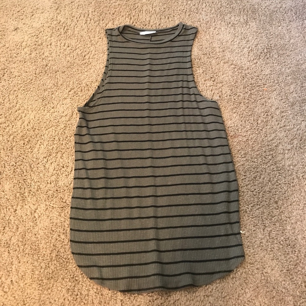 green and black long tank