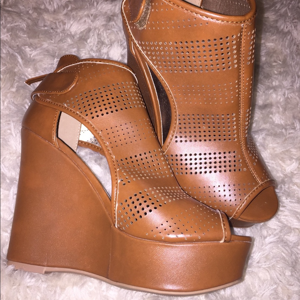 Brown/Tan Wedges Faux Leather