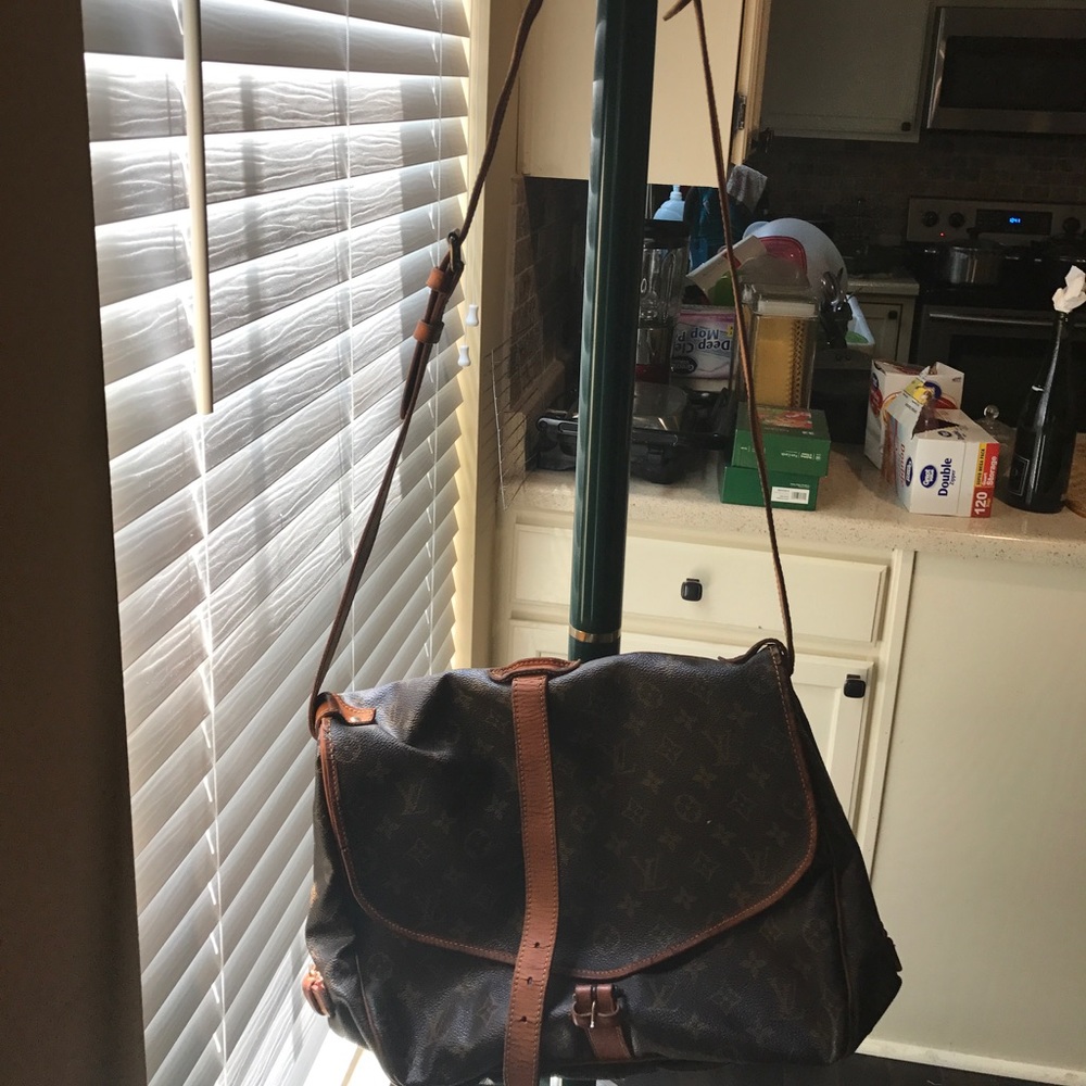 Authentic Louis Vuitton Saumur 35 handbag
