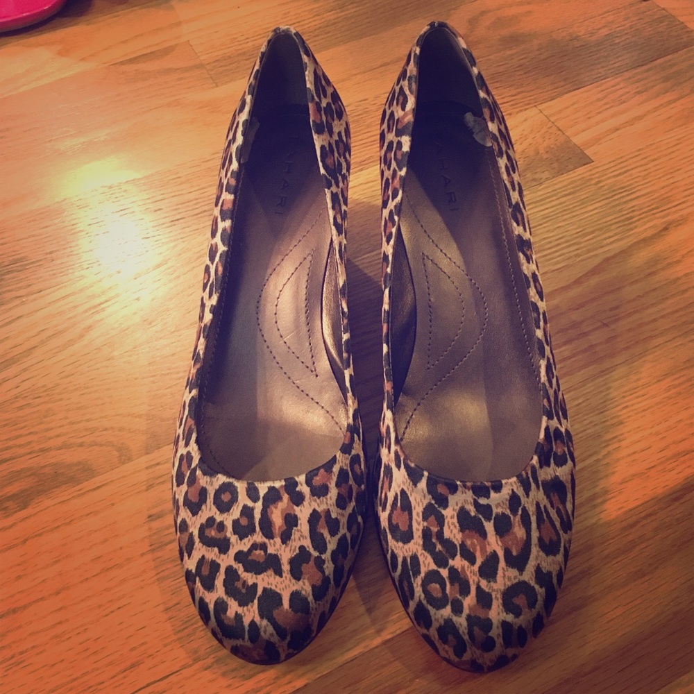 Tahari Cheetah heels