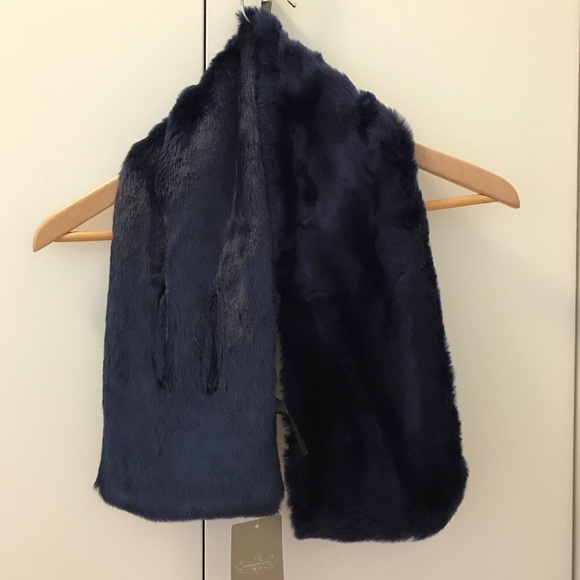 Anthropologie Faux-Fur Ascot Scarf - Picture 5 of 8