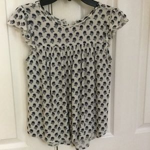 A blouse-like shirt