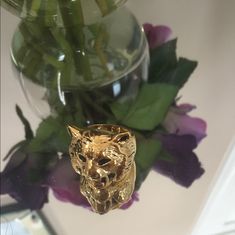 Jenny Bird. lion ring. Size 6.