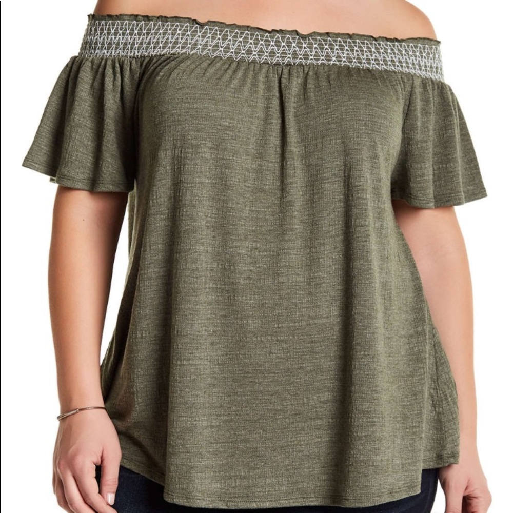 Plus size Off shoulder blouse ( Plus)