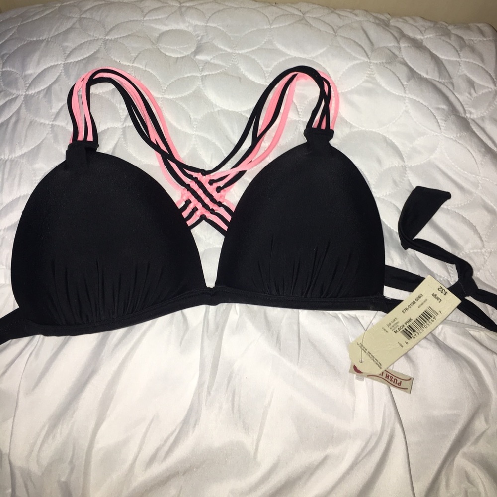 Black bikini top.