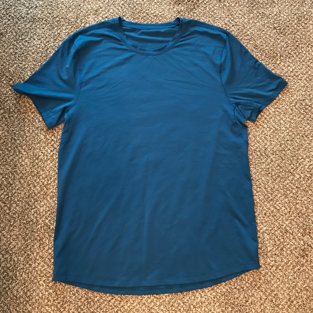 Men's lululemon dark green XL workout shirt