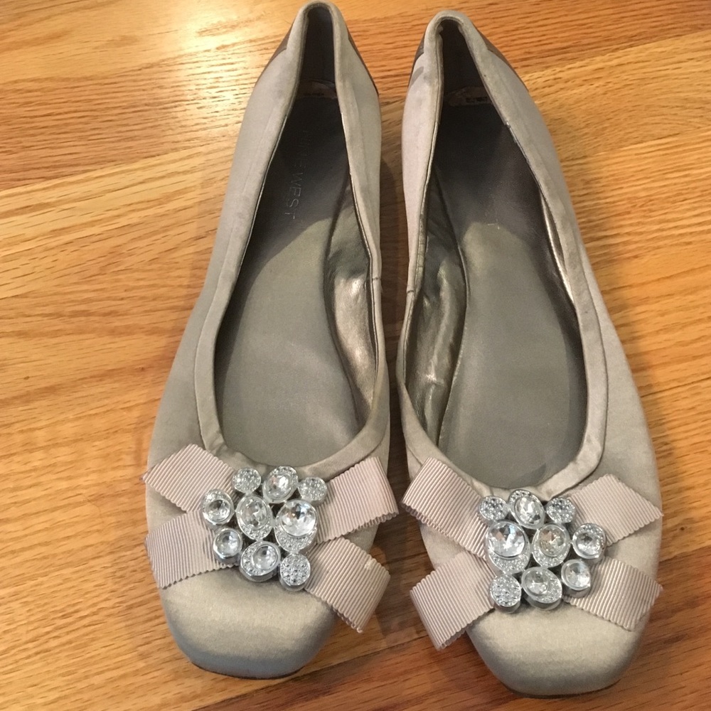 Silver size 7 flats