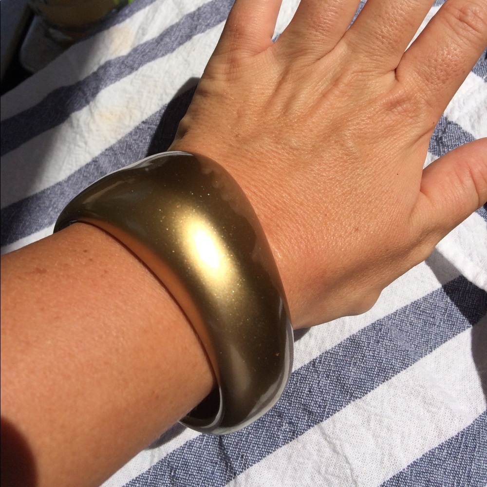 Gold bracelet