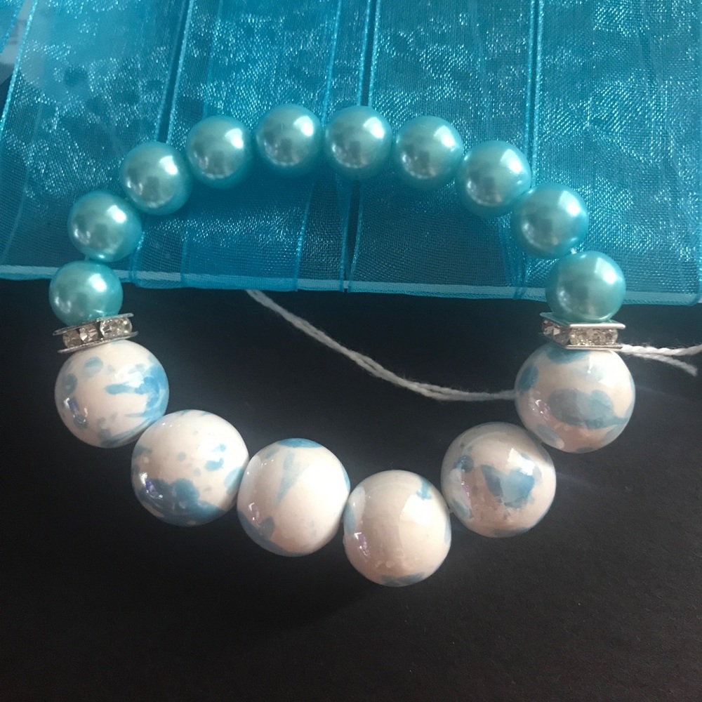 Light fancy bracelet