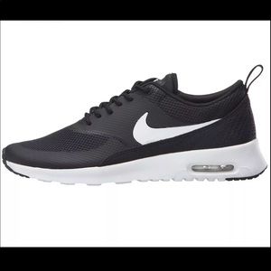Nike Air Max Thea BRAND NEW!