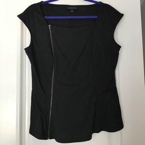 Black peplum top w/zipper