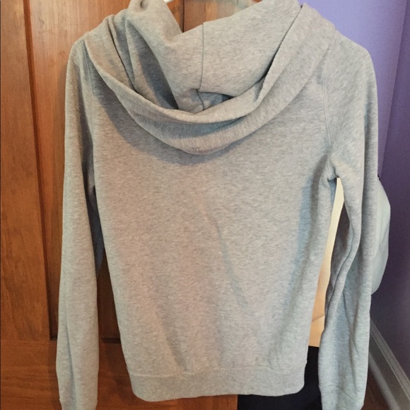 gray American Eagle zip up w/ NYC skyline - Picture 2 of 3