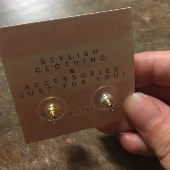 ONE LEFT‼️ 🌸Pink Opal Earrings Studs - Picture 4 of 5