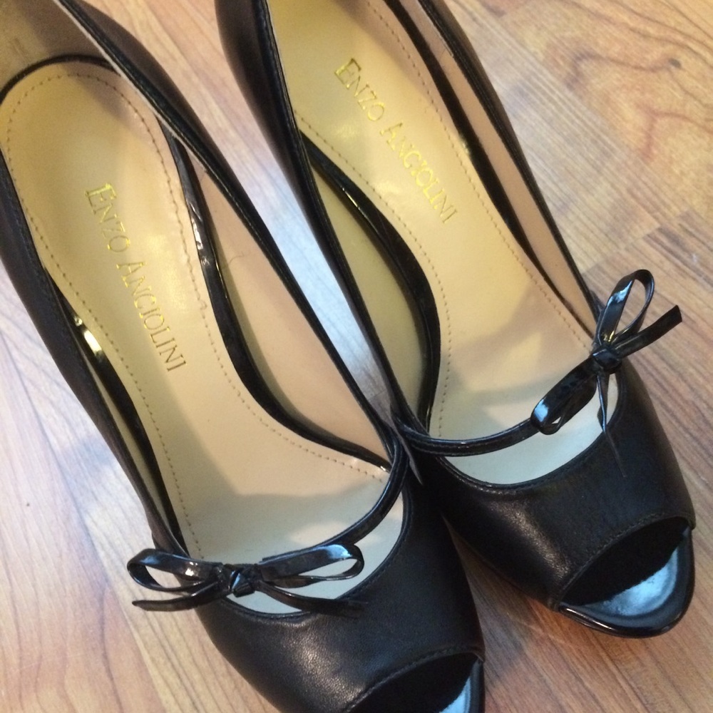 Enzo Anjolini Savoye Bow Trim Peep Toe Pumps