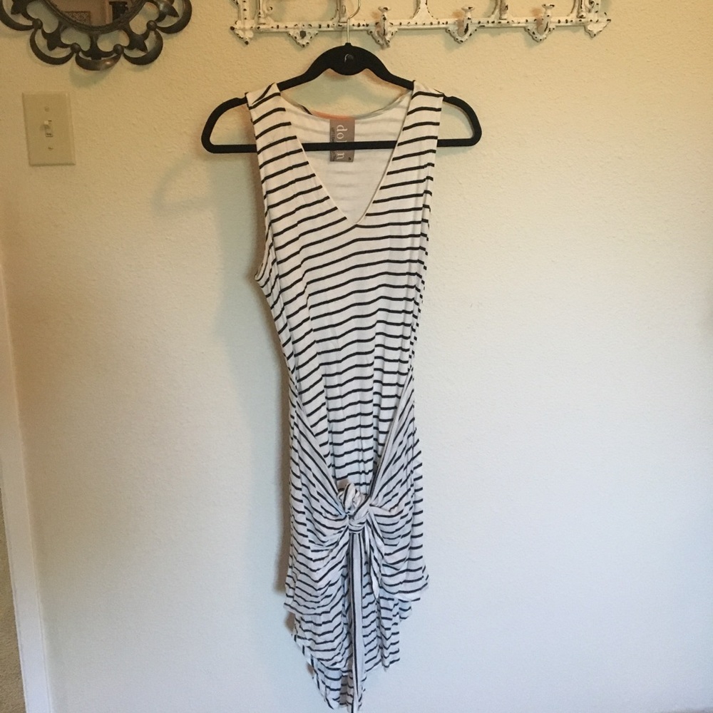 Anthropologie B&W tie front tank dress