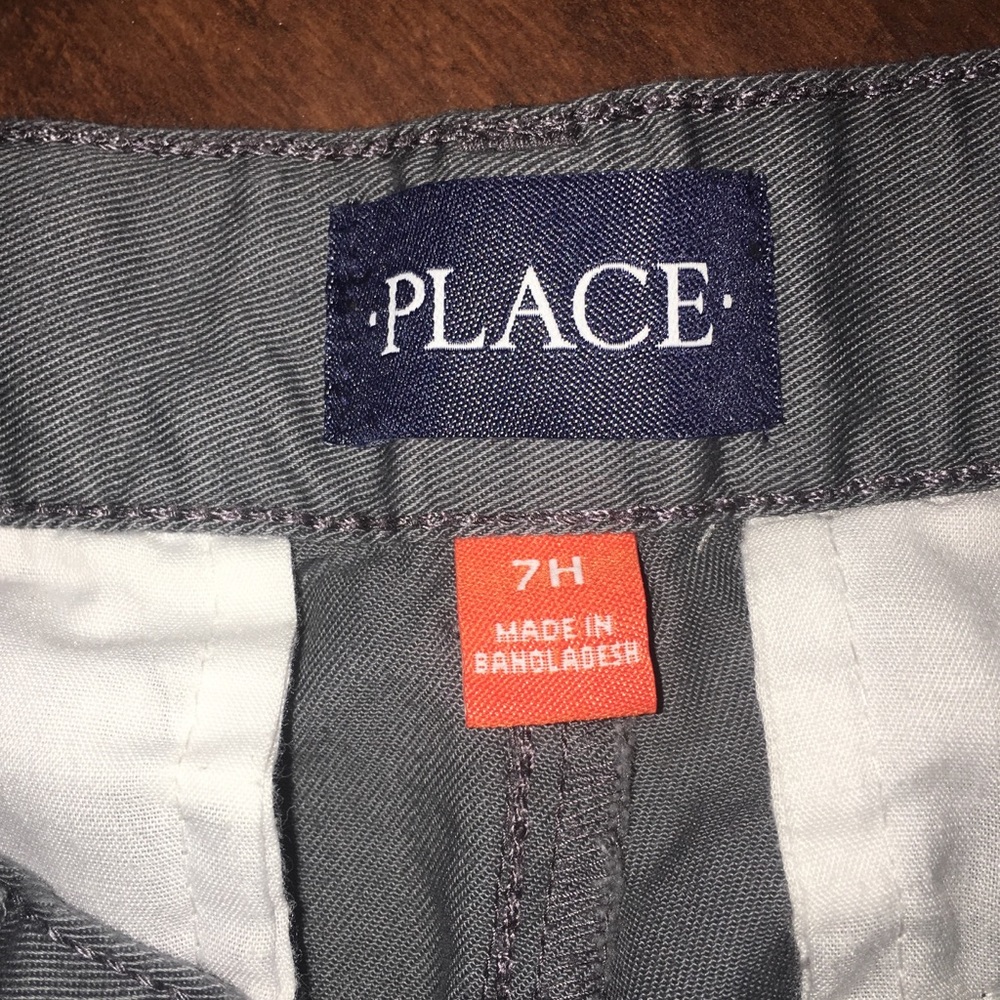 Children's Place boys chino shorts - Picture 3 of 3