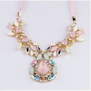 Elegant Pink White Teardrops Statement Necklace