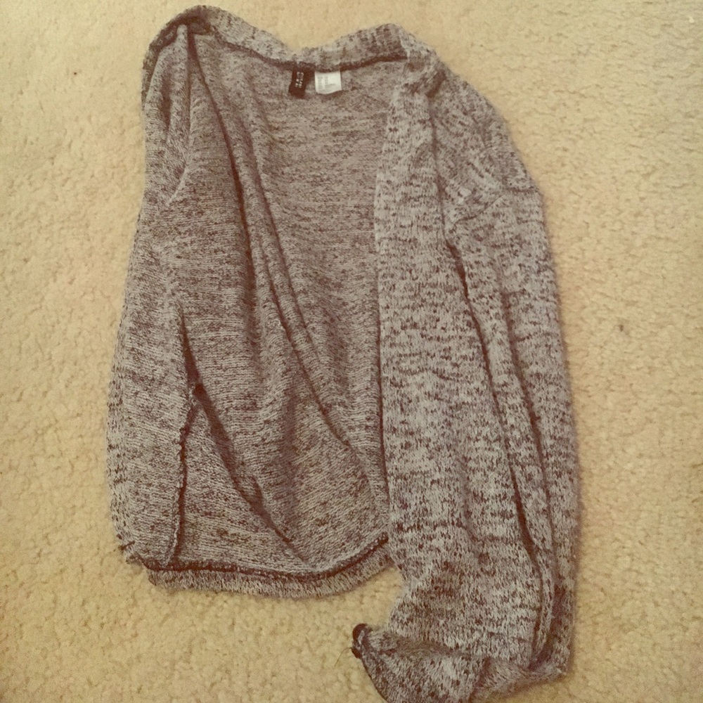 Grey buttonless cardigan