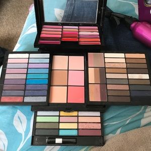 Listing for all 3. But feel free to offer for 1.