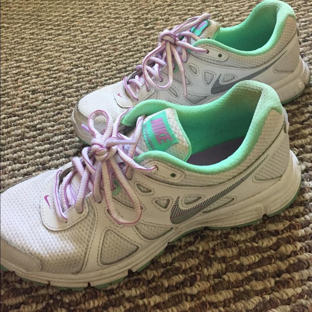 Nike Women's revolution 2 in cute color way