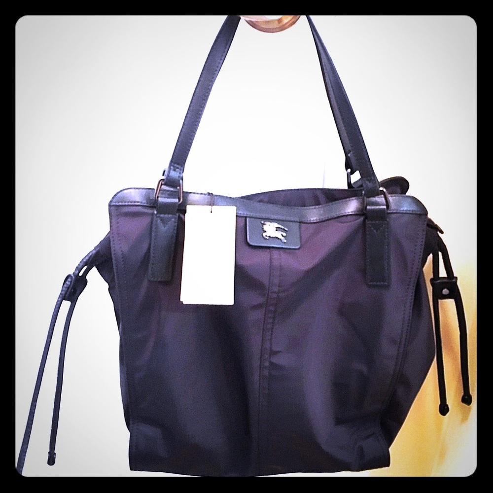 NWT BURBERRY buckleigh packable tote. Black