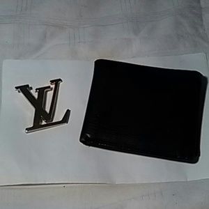 Authentic Louis Vuitton Men's Epi Wallet Authentic Louis Vuitton Men's Epi Wallet