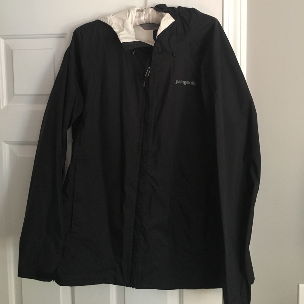 Black Patagonia H2No raincoat