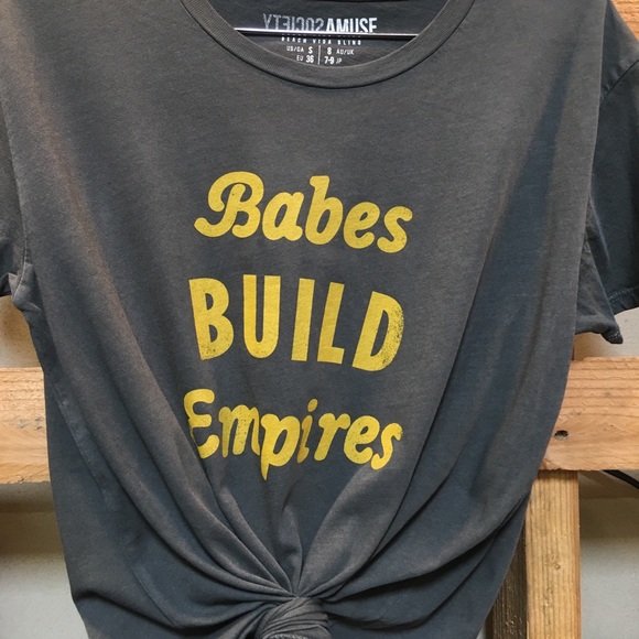 Babes Build Empires Graphic Tee - Picture 2 of 2