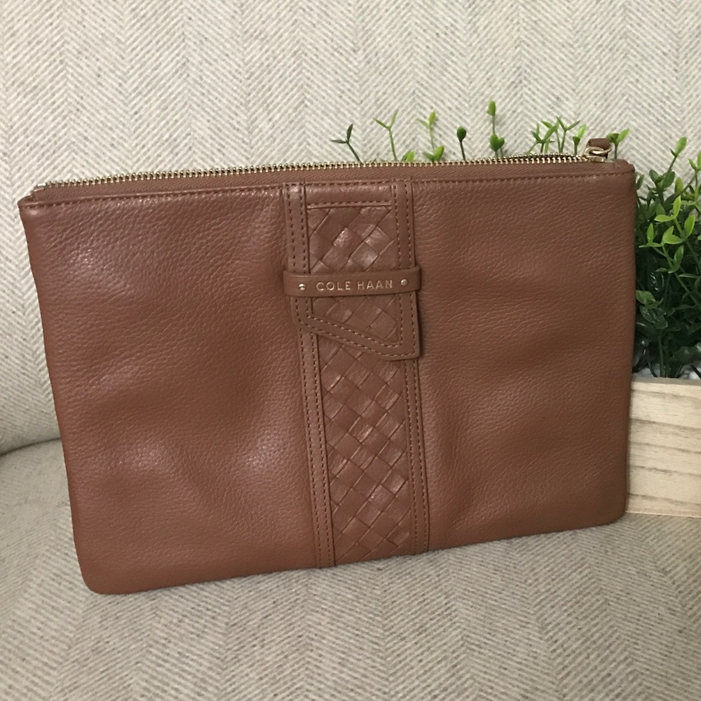COLE HAAN Leather Clutch 🍁