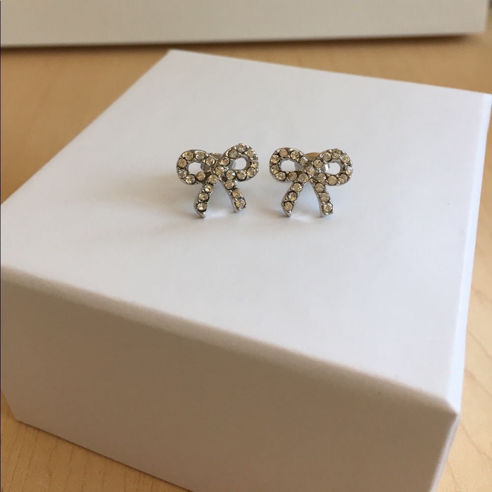 Silver bow earrings