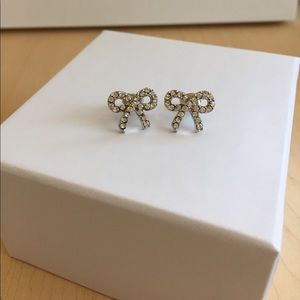 Silver bow earrings