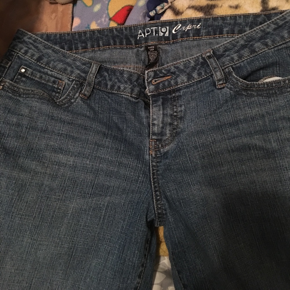 Blue jean capris.