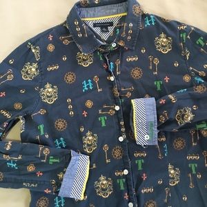 ToMmy HilFigEr CoAT OF ArMs ShIrT💙🍏