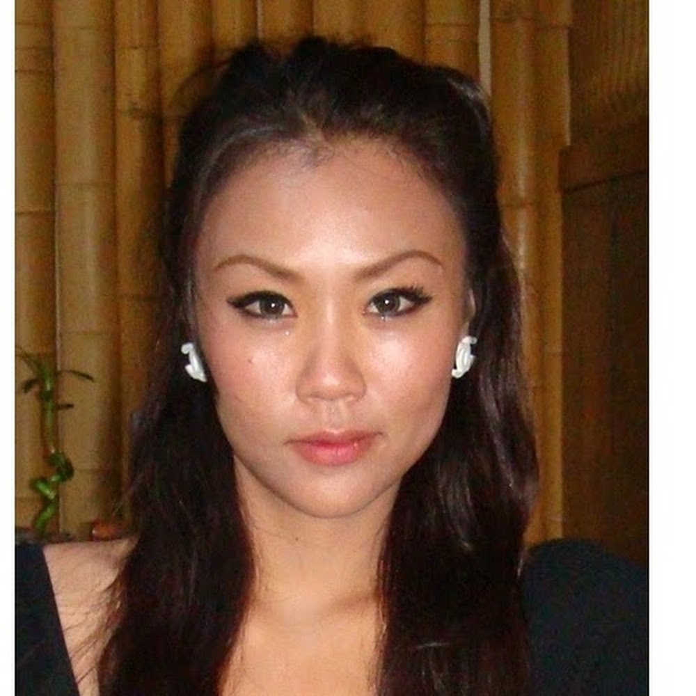 Meet your Posher, Eva