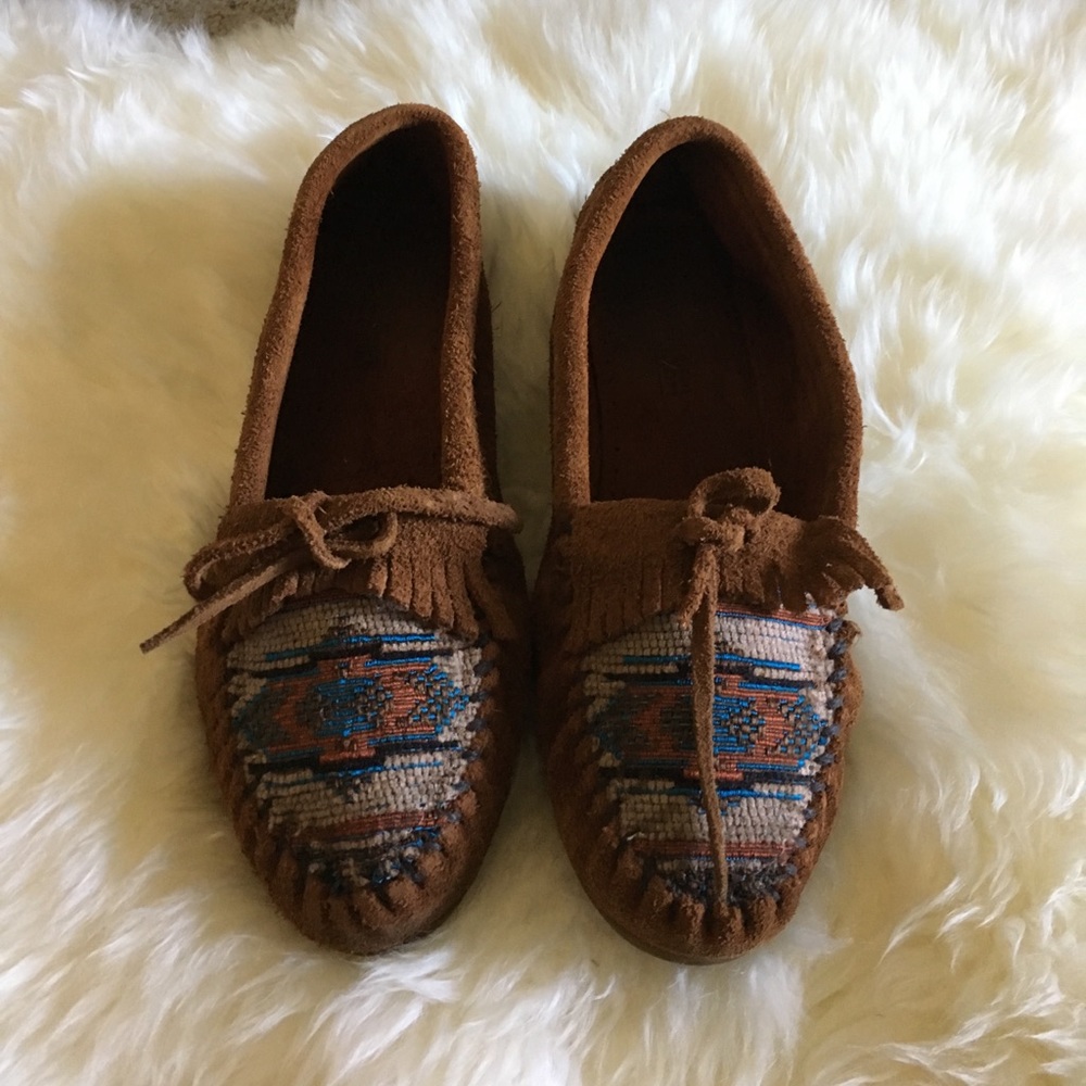 Minnetonka Embroidered Moccasins