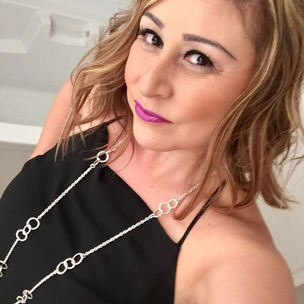 Meet your Posher, Claudia
