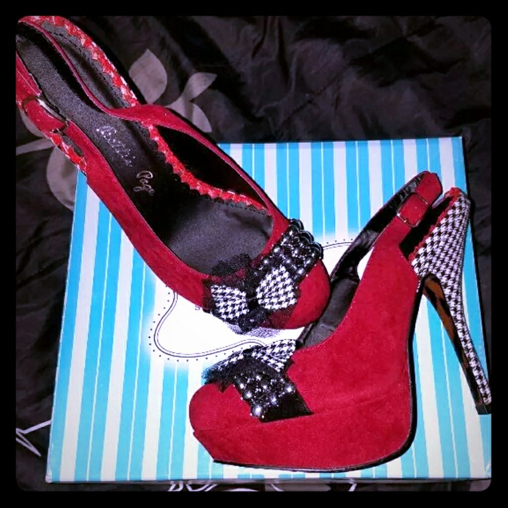***SOLD***Red sling back heels