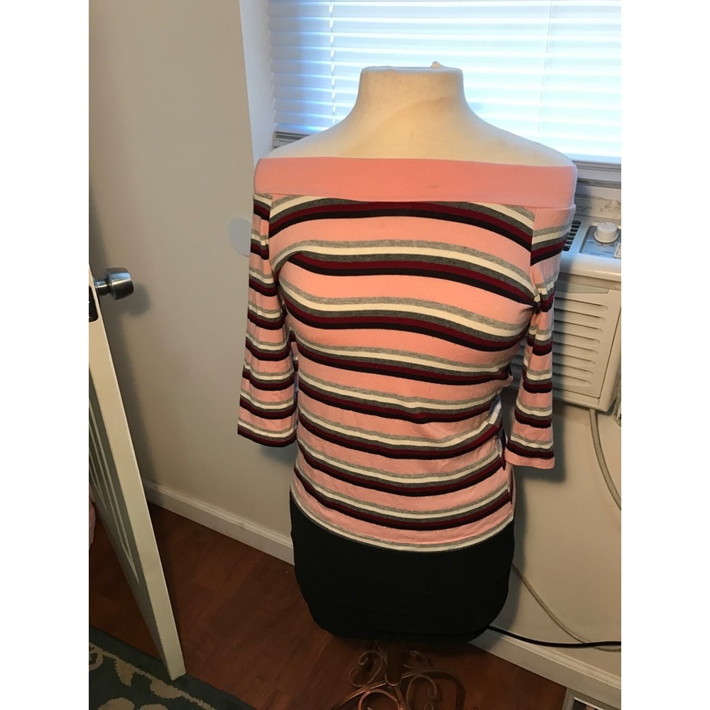 Pretty Off the shoulder shirt