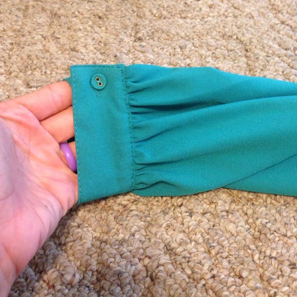 Green dress - Picture 3 of 4