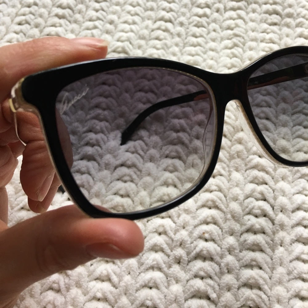 🔥Gucci black/gold wayfarer sunglasses 100% auth🔥 - Picture 3 of 8