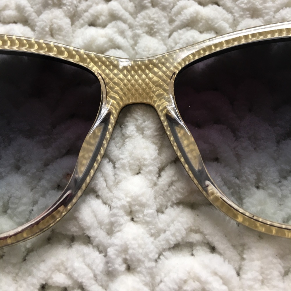 🔥Gucci black/gold wayfarer sunglasses 100% auth🔥 - Picture 4 of 8