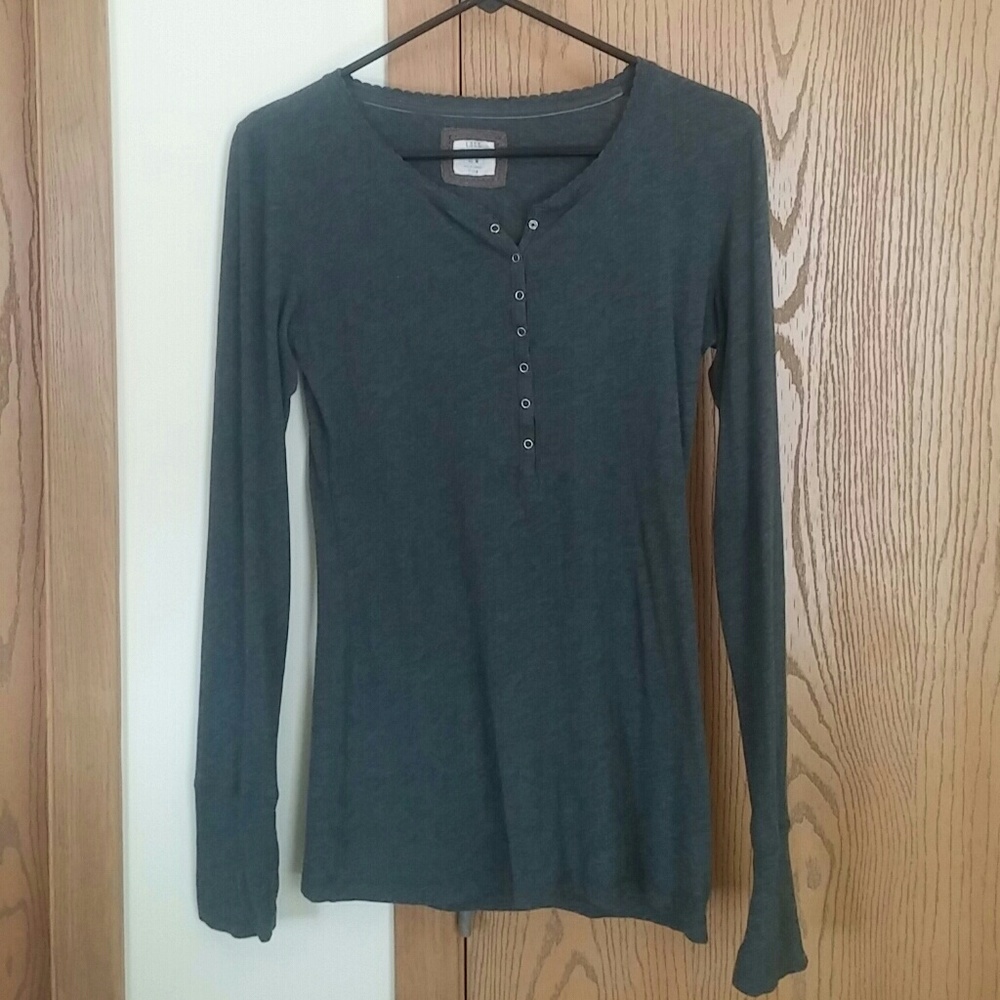 Grey long sleeve t-shirt