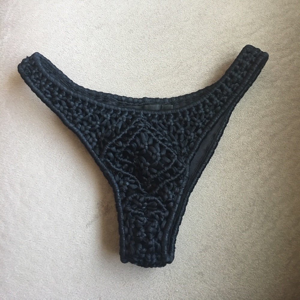 Indah Kayla bikini bottom XS