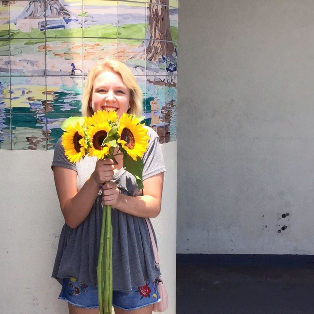 Meet your Posher, Ava