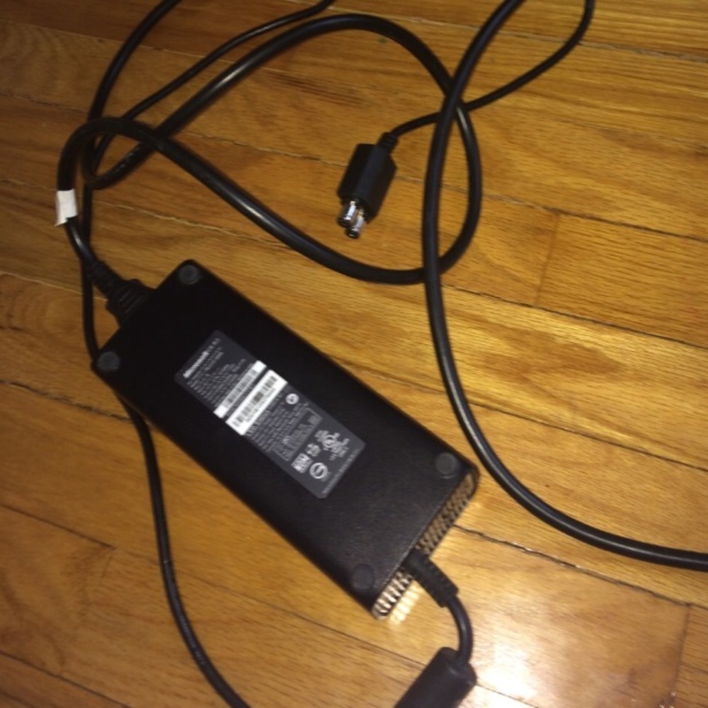 Xbox 360 - Picture 3 of 6