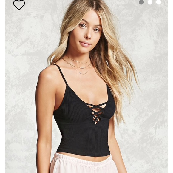 Forever 21 Tops - NWT Black criss cross cropped cami