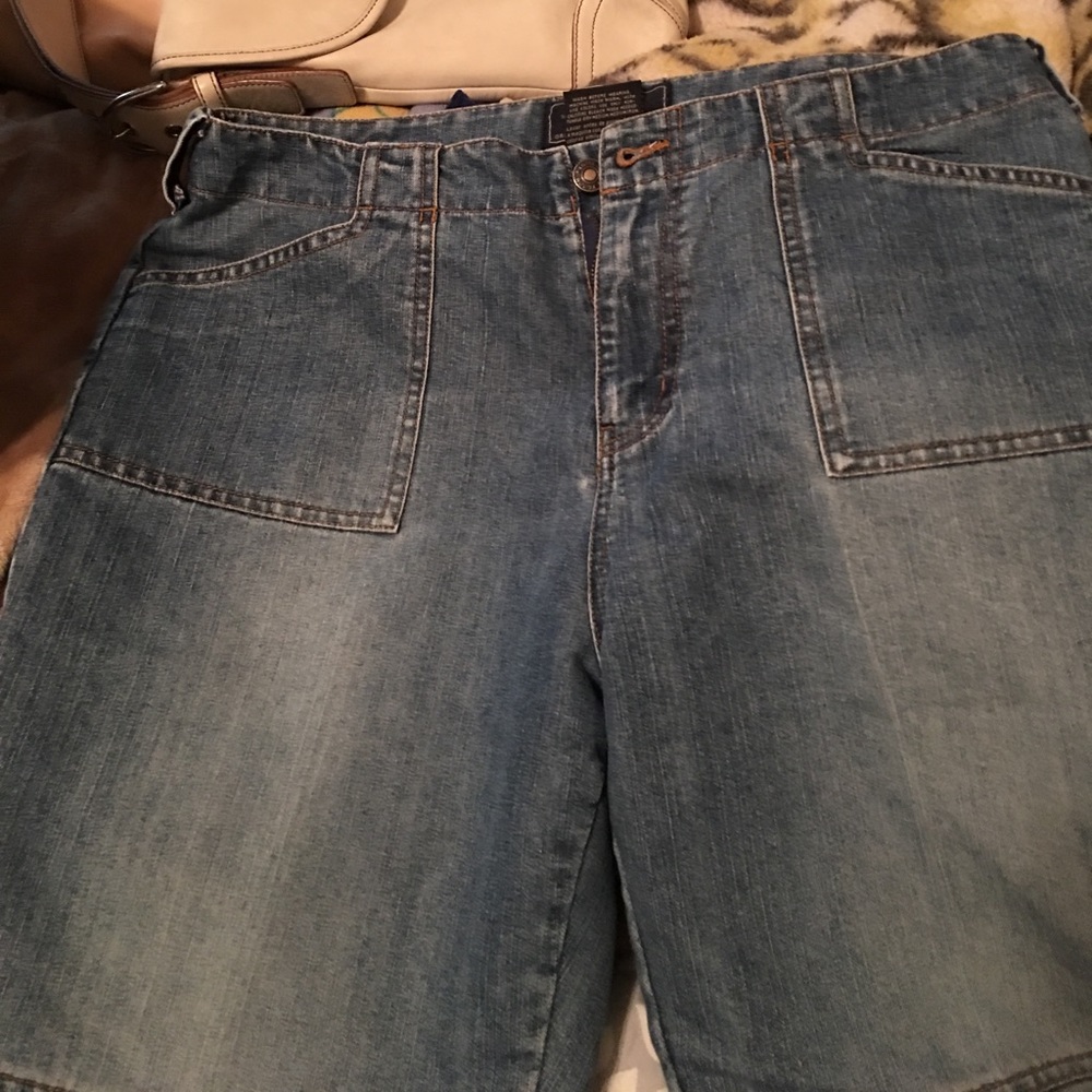 Blue jean capris.