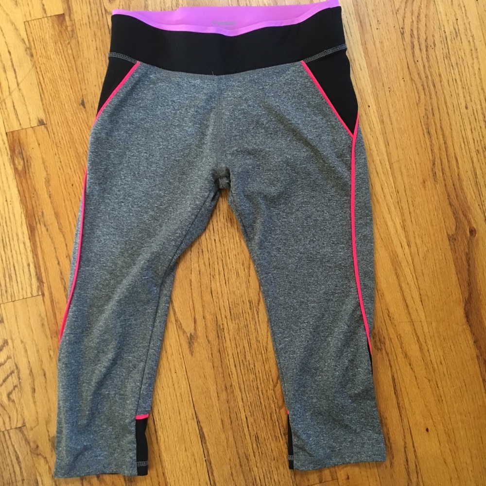 Cropped athletic leggings