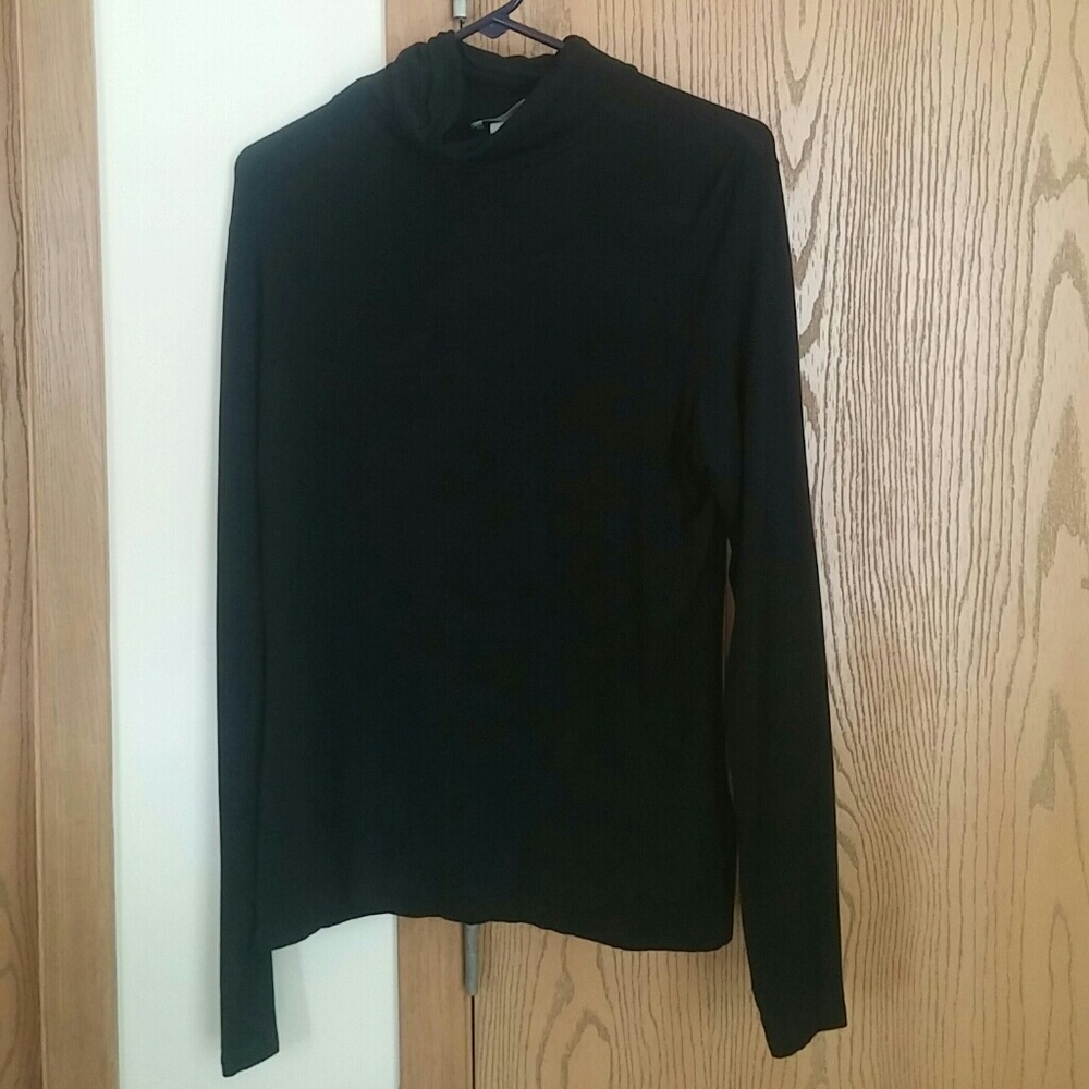 H&M Black turtleneck top