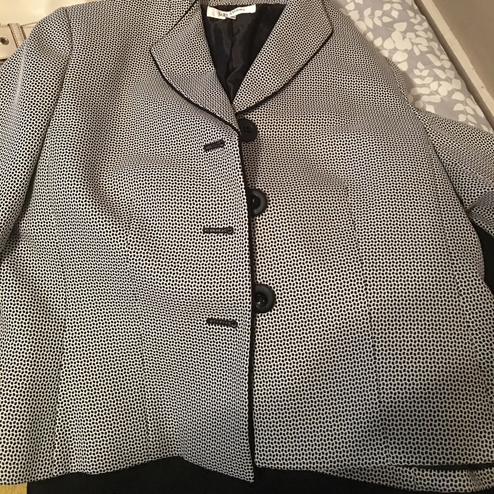 Suit - Picture 2 of 2